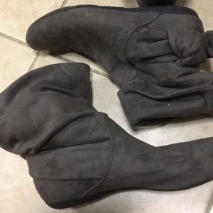 Ankle high suede booties